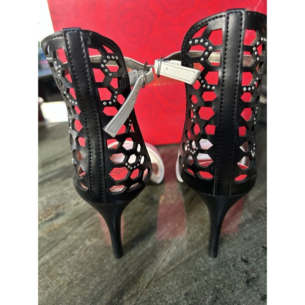 Carlos Women's Black  Floral Stiletto Heels Size 7 White Open Toe, Ankle Straps - Picture 3 of 6